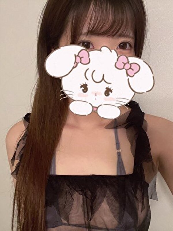 愛嬌たっぷりの表情を見せる東京メンズエステのセラピストまいか。