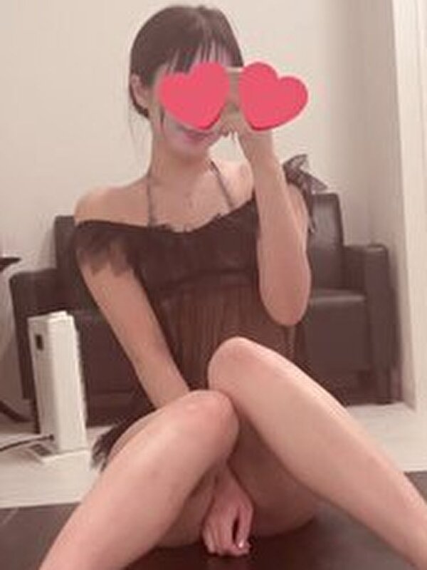 東京メンズエステるみのリラックスした雰囲気と癒し系お姉さんの魅力が伝わる写真